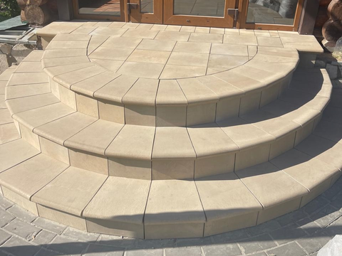 Коллекция Флоренция, цвет бежевый. Крыльцо частного дома г. Балаково